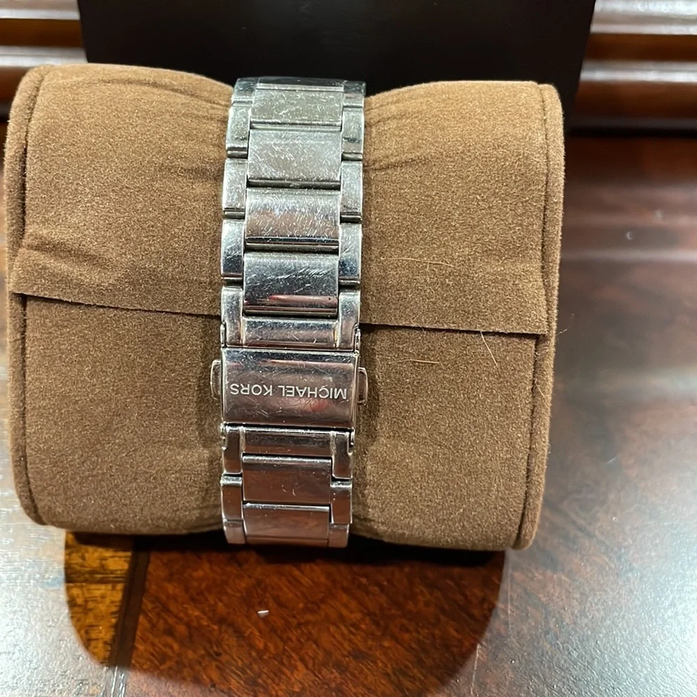 Michael Kors watch - Picture 2 of 3